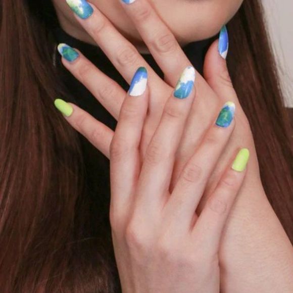 Colorful Press On Nails - Picture 4 of 4